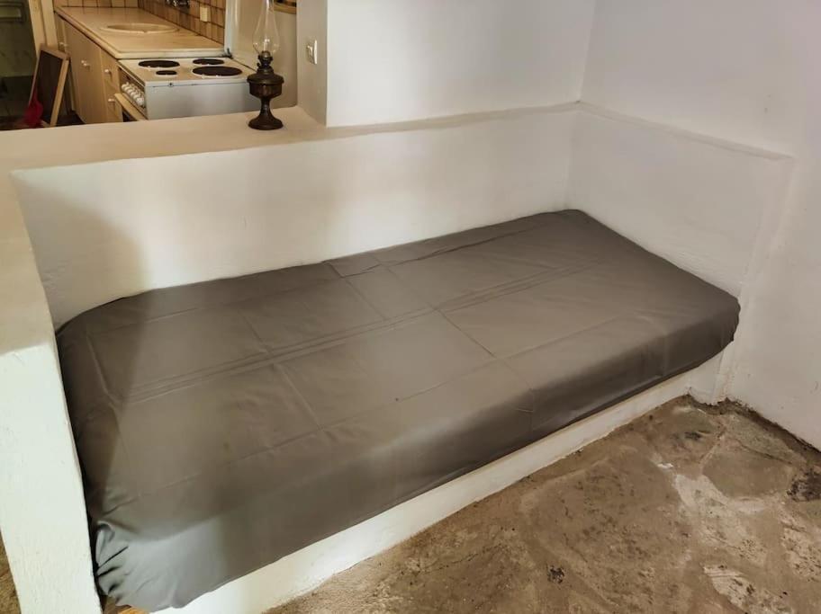 Στούντιο Σε Πέτρινο Σπίτι, Κοντά Σε Παραλία Apartment Kyparissia Ngoại thất bức ảnh