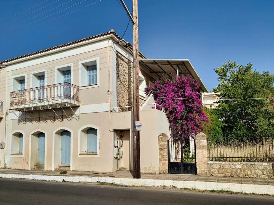 Στούντιο Σε Πέτρινο Σπίτι, Κοντά Σε Παραλία Apartment Kyparissia Ngoại thất bức ảnh